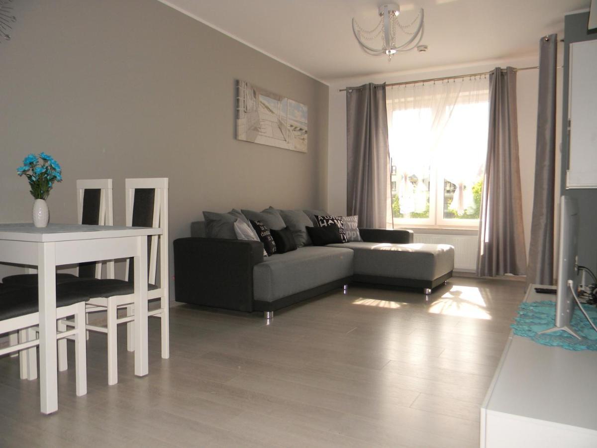 Apartament Z Basenem Laura Polanki Park Apartamento Kołobrzeg Exterior foto